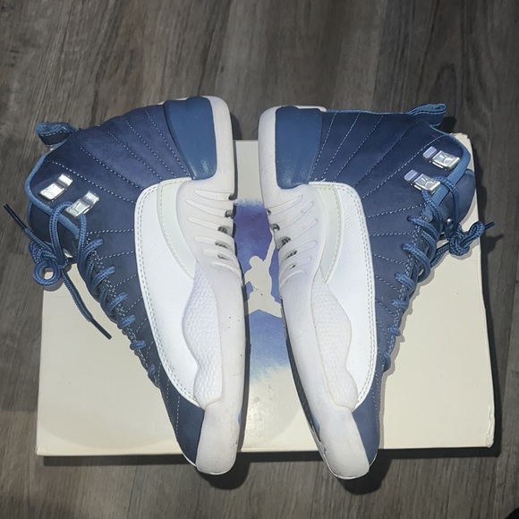 Jordan 12 Retro Grade School size 4 - Picture 2 of 7